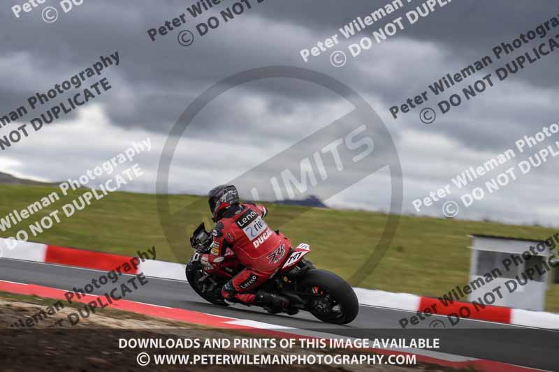 cadwell no limits trackday;cadwell park;cadwell park photographs;cadwell trackday photographs;enduro digital images;event digital images;eventdigitalimages;navarra;no limits trackdays;peter wileman photography;racing digital images;trackday digital images;trackday photos